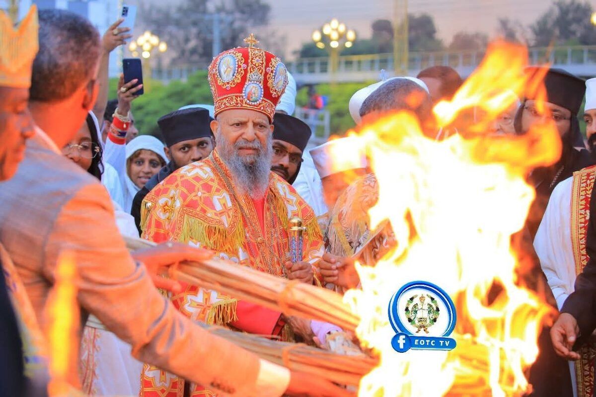 Meskel celebration with the Demera ablaze at dusk